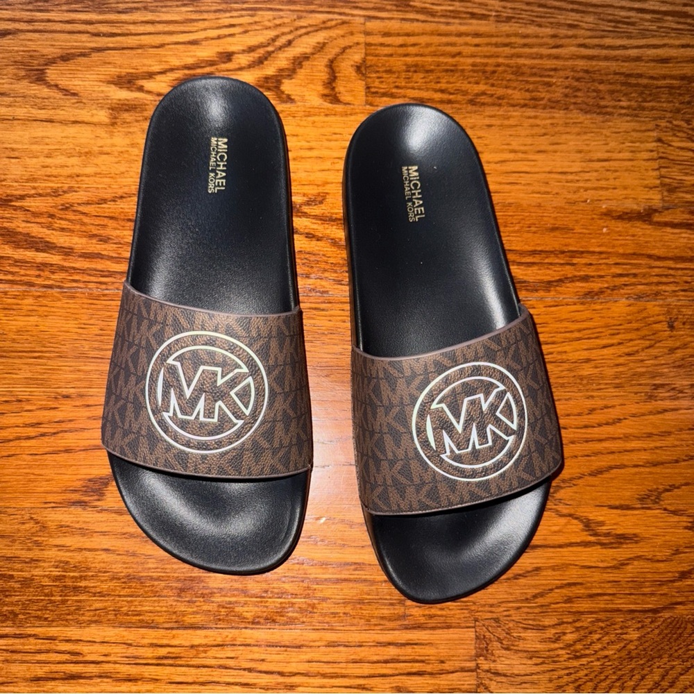 Michael Kors Women's Monogram Slide MK Logo Sandals Brown - Picture 2 of 2